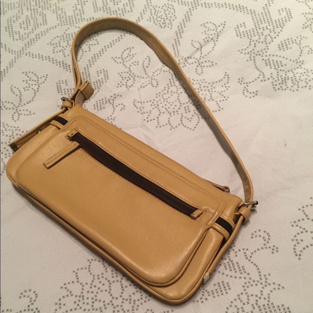 Matt & Nat tan shoulder purse - Picture 3 of 7